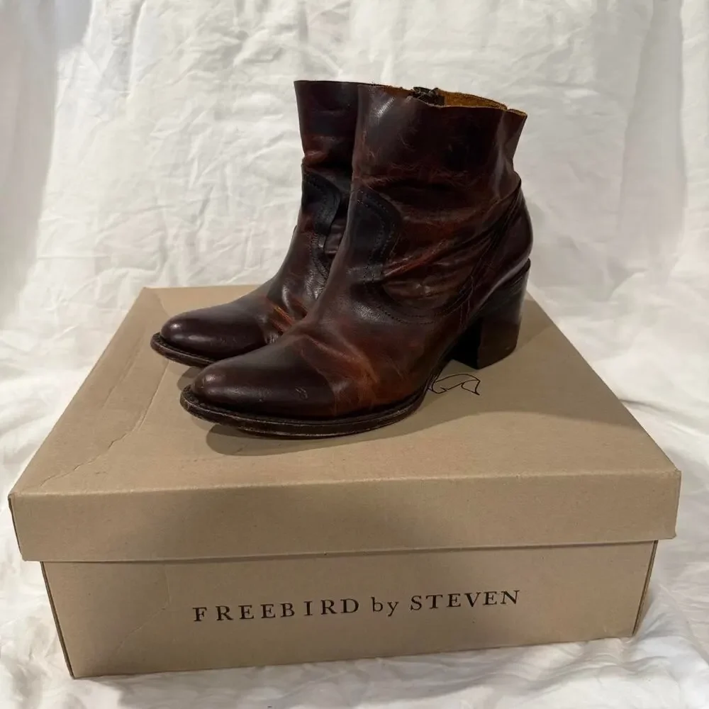 Freebird by Steven Salt Brown Leather Ankle Boots Cognac Western Boho 9 W/ Box